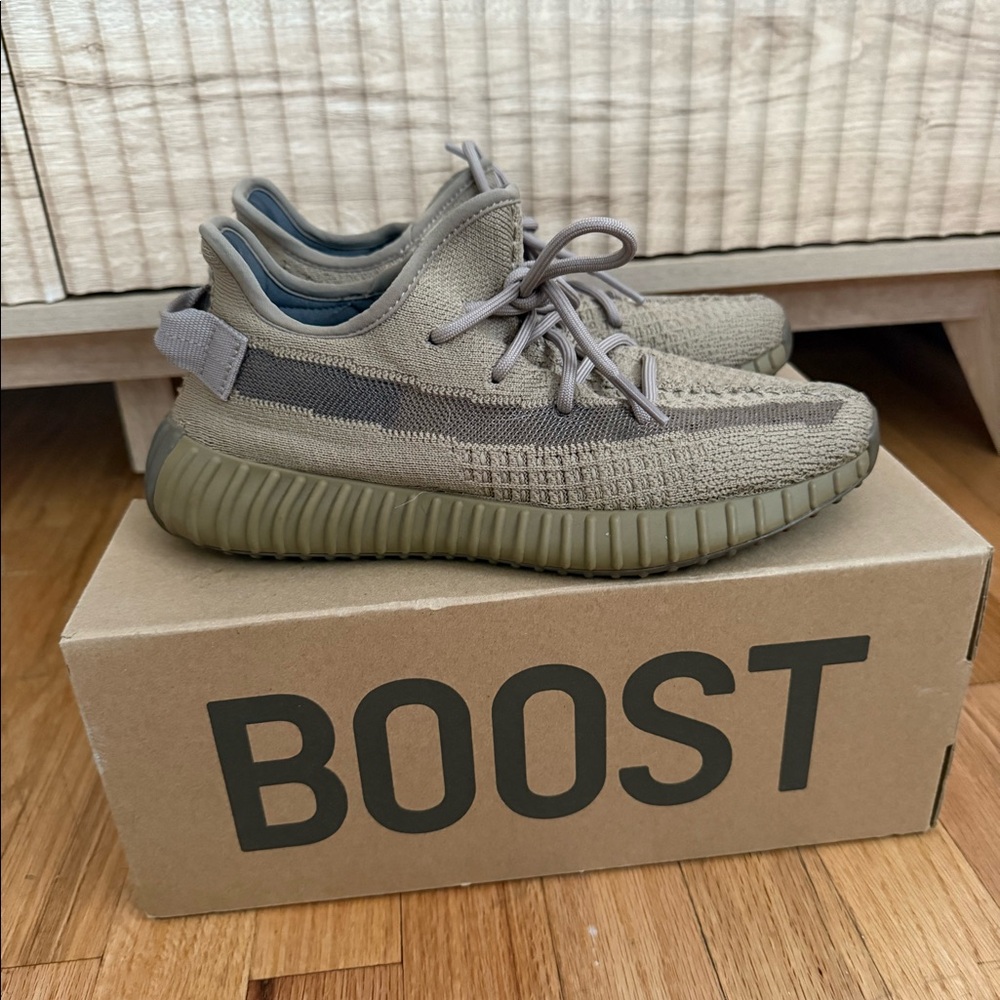Yeezy Boost 350 V2